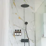 Cozy 1br & Living Apartment, Just 15 Minutes To Downtown דירה גנט