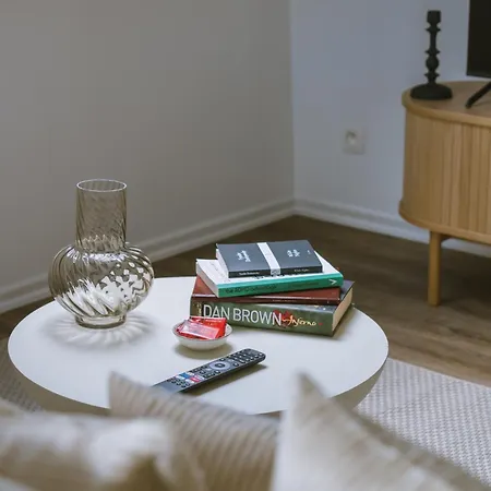 Cozy 1br & Living Apartment, Just 15 Minutes To Downtown