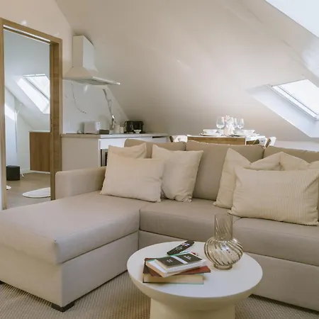 Cozy 1br & Living Apartment, Just 15 Minutes To Downtown 公寓 *