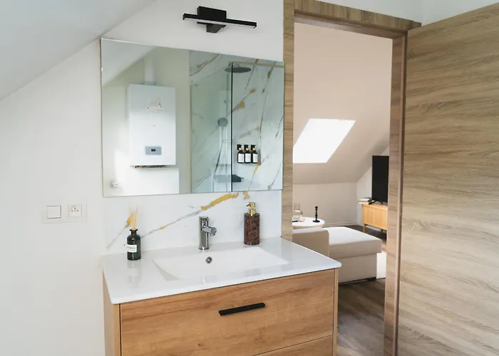 Cozy 1br & Living Apartment, Just 15 Minutes To Downtown