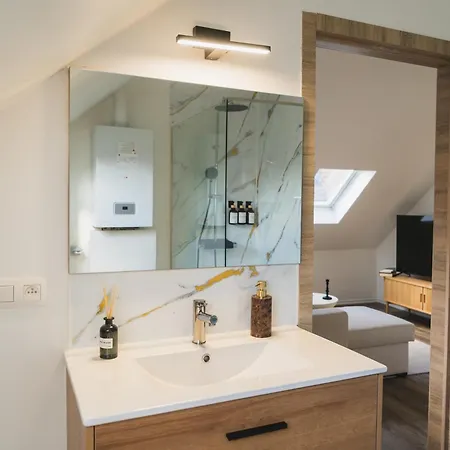 Cozy 1br & Living Apartment, Just 15 Minutes To Downtown